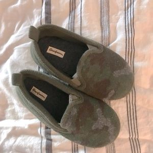 🎁3/$10 CAMO DEARFOAMS SLIPPERS SIZE 2-3